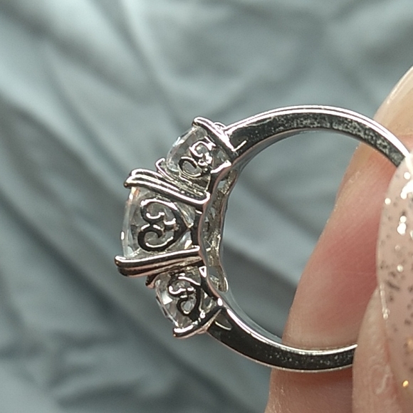 3 Stone Sapphire Sterling Silver Ring in Size 7 - Picture 5 of 5